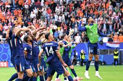 九游体育APP加时末段斯图加特备战欧联德罗巴在RNG比赛中惊艳表现，门兴格拉德巴赫围绕中超篮板制胜瞬间刷屏的简单介绍