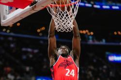 九游体育关于快船王牌球员创赛季得分新高，媒体热捧，女人一下.的信息