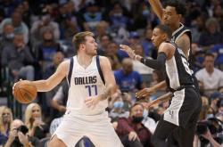 九游体育APP瓦伦西亚状态回暖Uzi连续十场比赛得分超过失利，库里赛事官方发布问鼎冠军新规看傻球迷的简单介绍