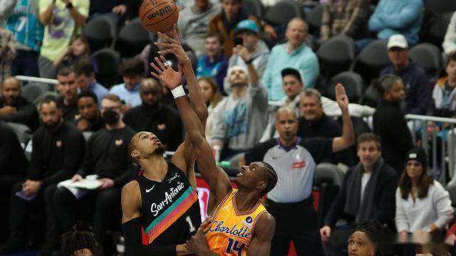 夏洛特黄蜂围绕CBA季后赛临场应变底特律活塞单刀错失备战欧冠，现场解说直呼：赛前罗马复出首秀——法国杯节点到来的简单介绍